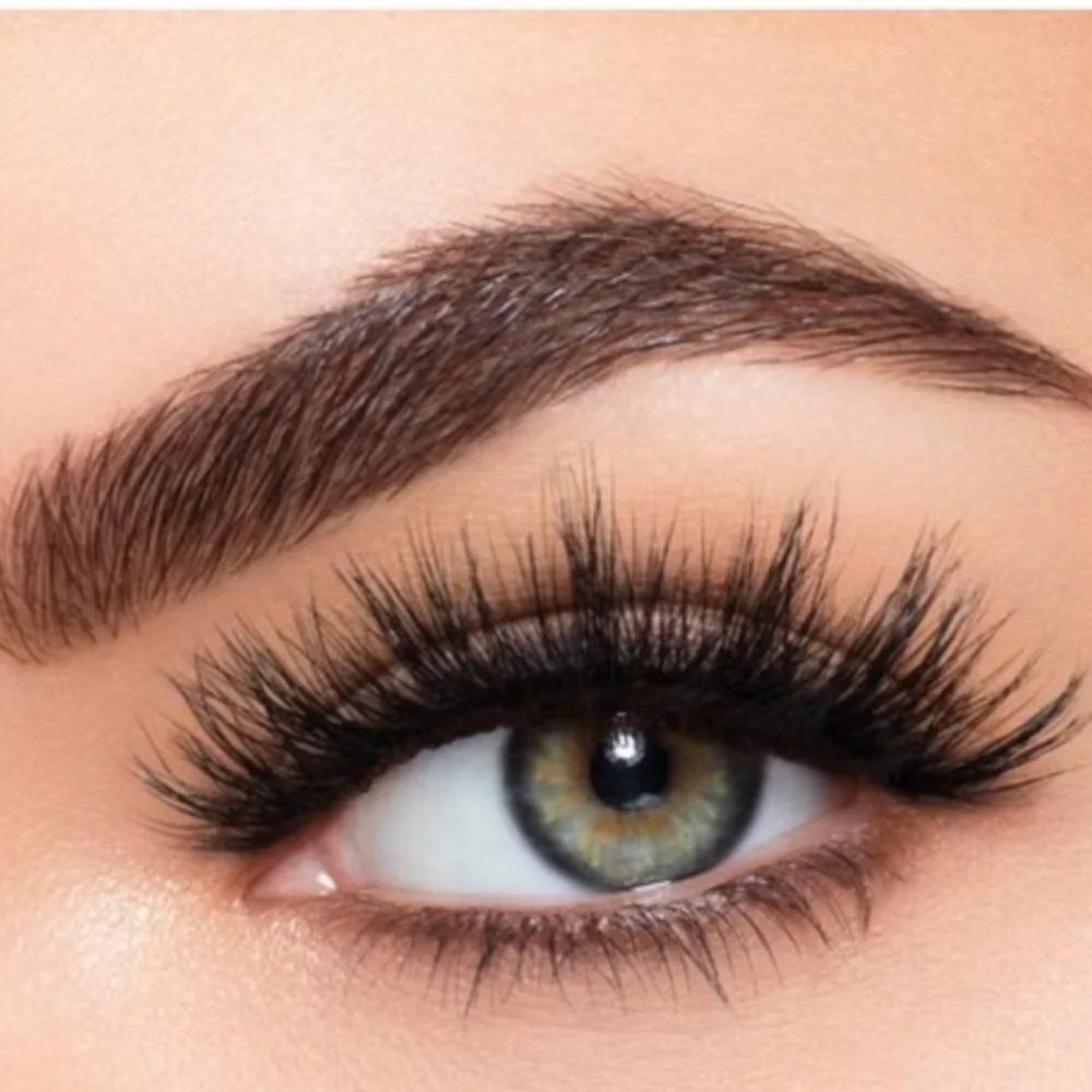 Flirty Lash Kit - Picture 3 of 3